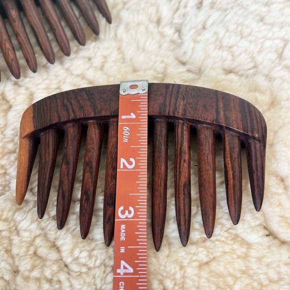 Lot Of 2 Wooden Wide Tooth Combs Beautiful Dark Finished Wood - Picture 5 of 5